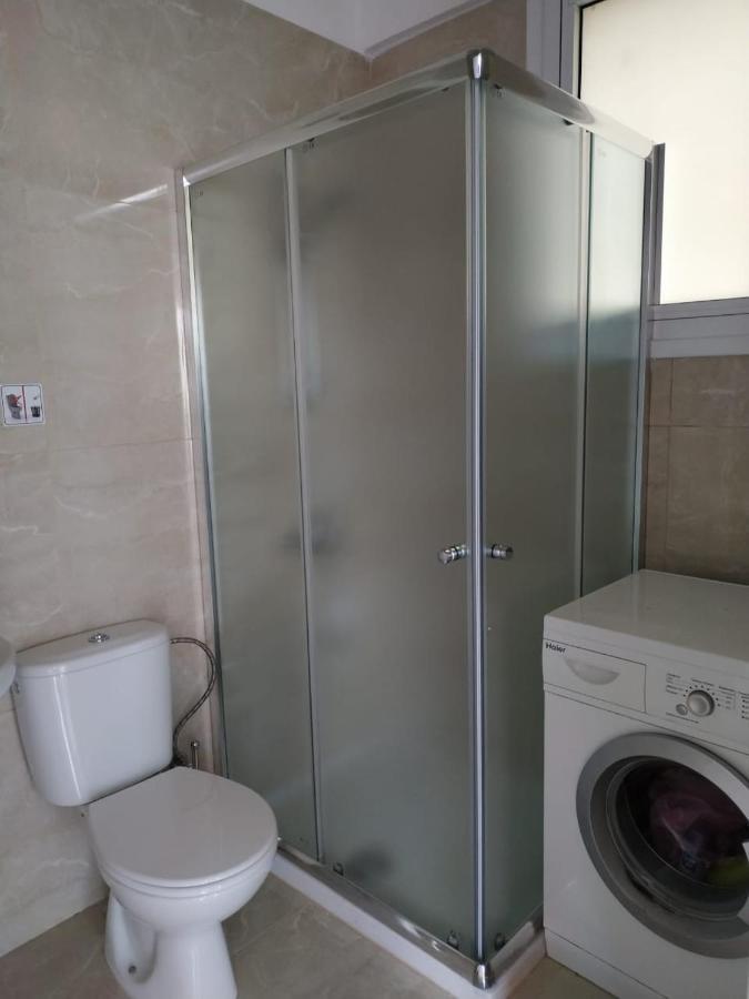 1 Bedroom Apartment Lárnaka Kültér fotó
