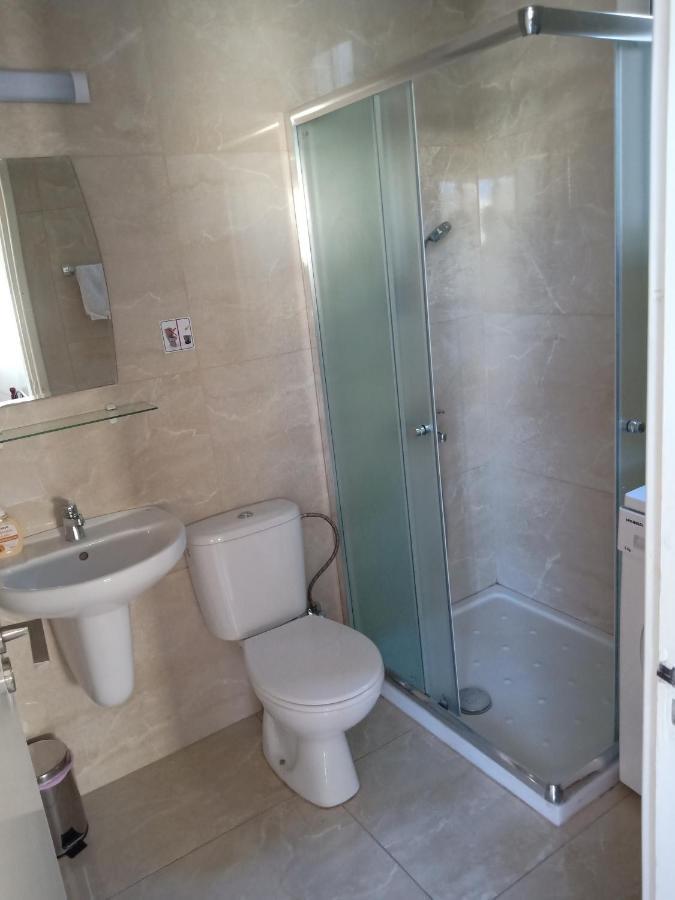 1 Bedroom Apartment Lárnaka Kültér fotó